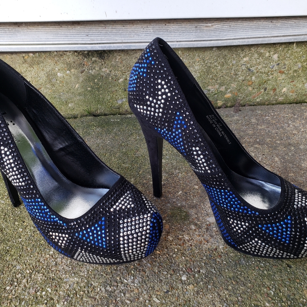 Heels - Picture 6 of 11